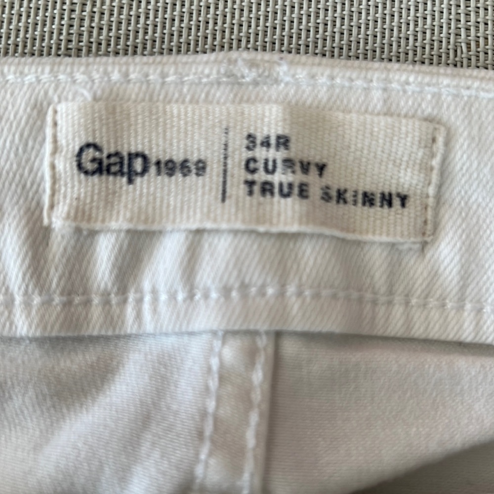 Gap Very Stretch White Jeans